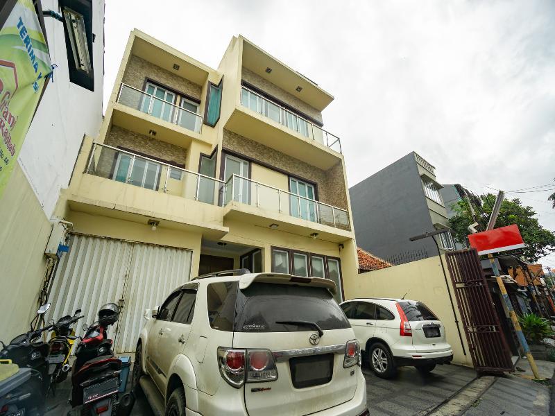 Oyo 2357 Syariah Grand Raudhah Hotel Джакарта Екстериор снимка